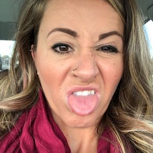 Meet your Posher, Marisa